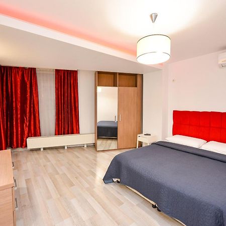 Dracula Adventure Tours Accommodation Bukares Bagian luar foto