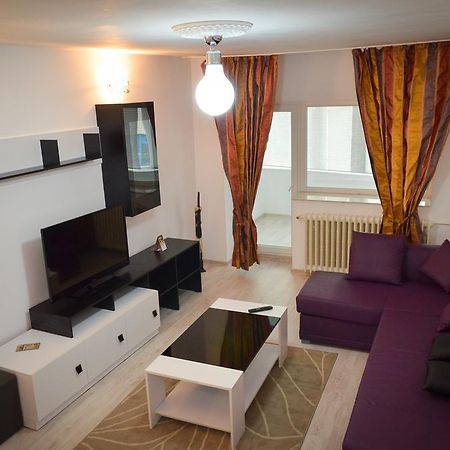 Dracula Adventure Tours Accommodation Bukares Bagian luar foto