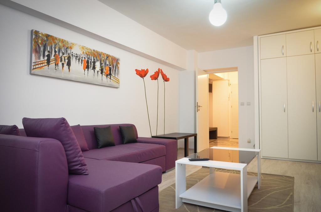 Dracula Adventure Tours Accommodation Bukares Bagian luar foto