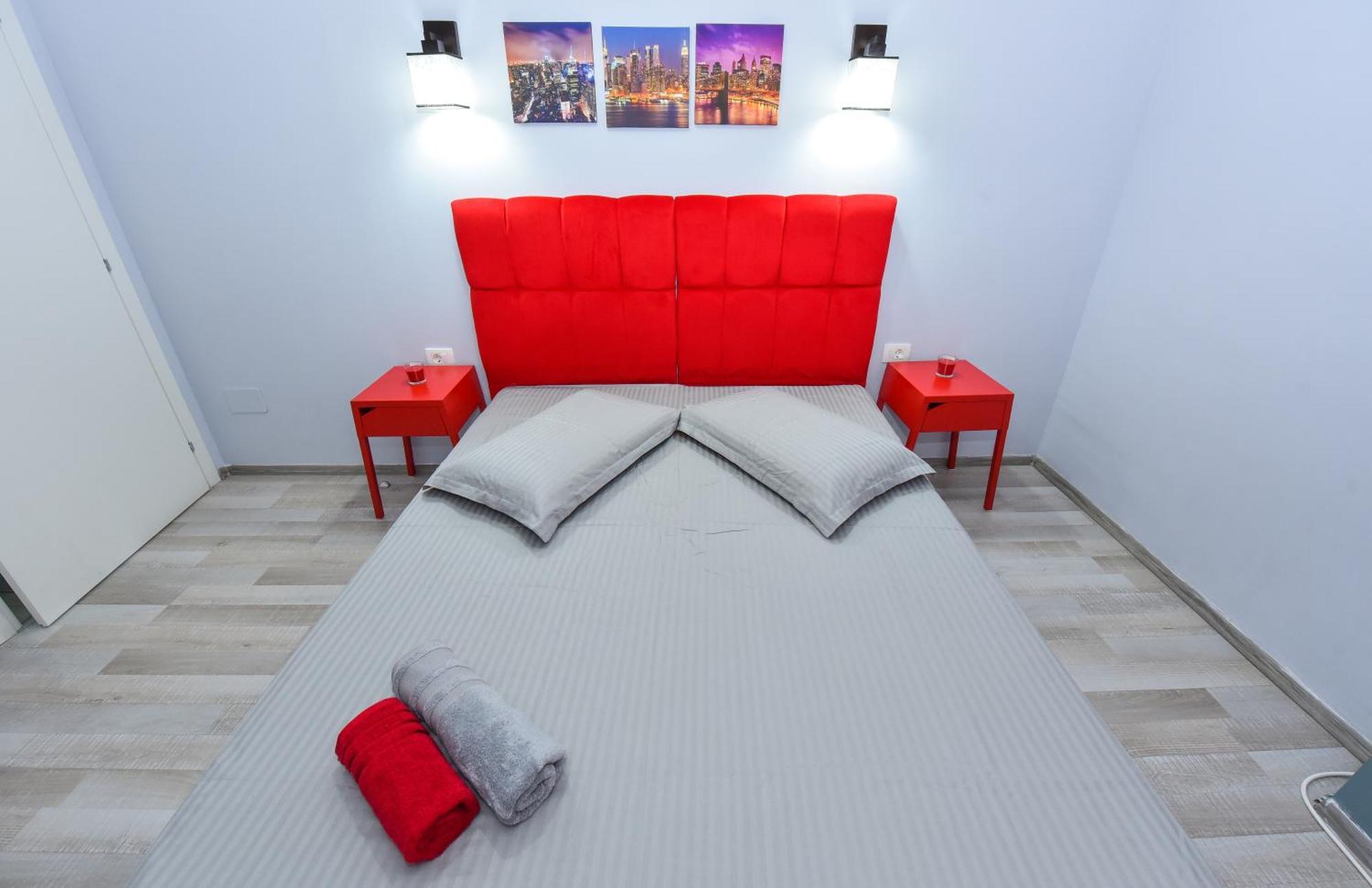 Dracula Adventure Tours Accommodation Bukares Bagian luar foto