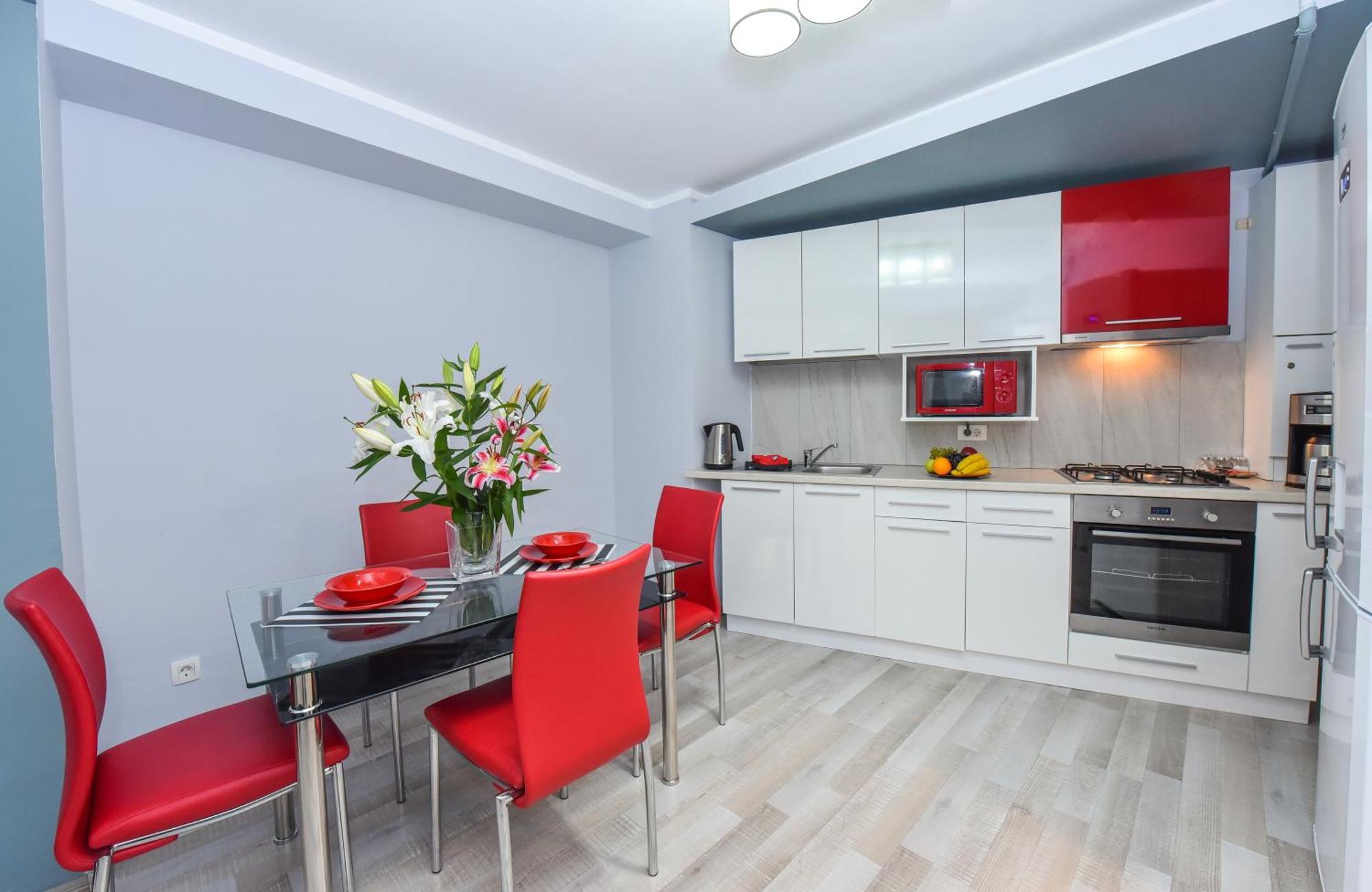 Dracula Adventure Tours Accommodation Bukares Bagian luar foto