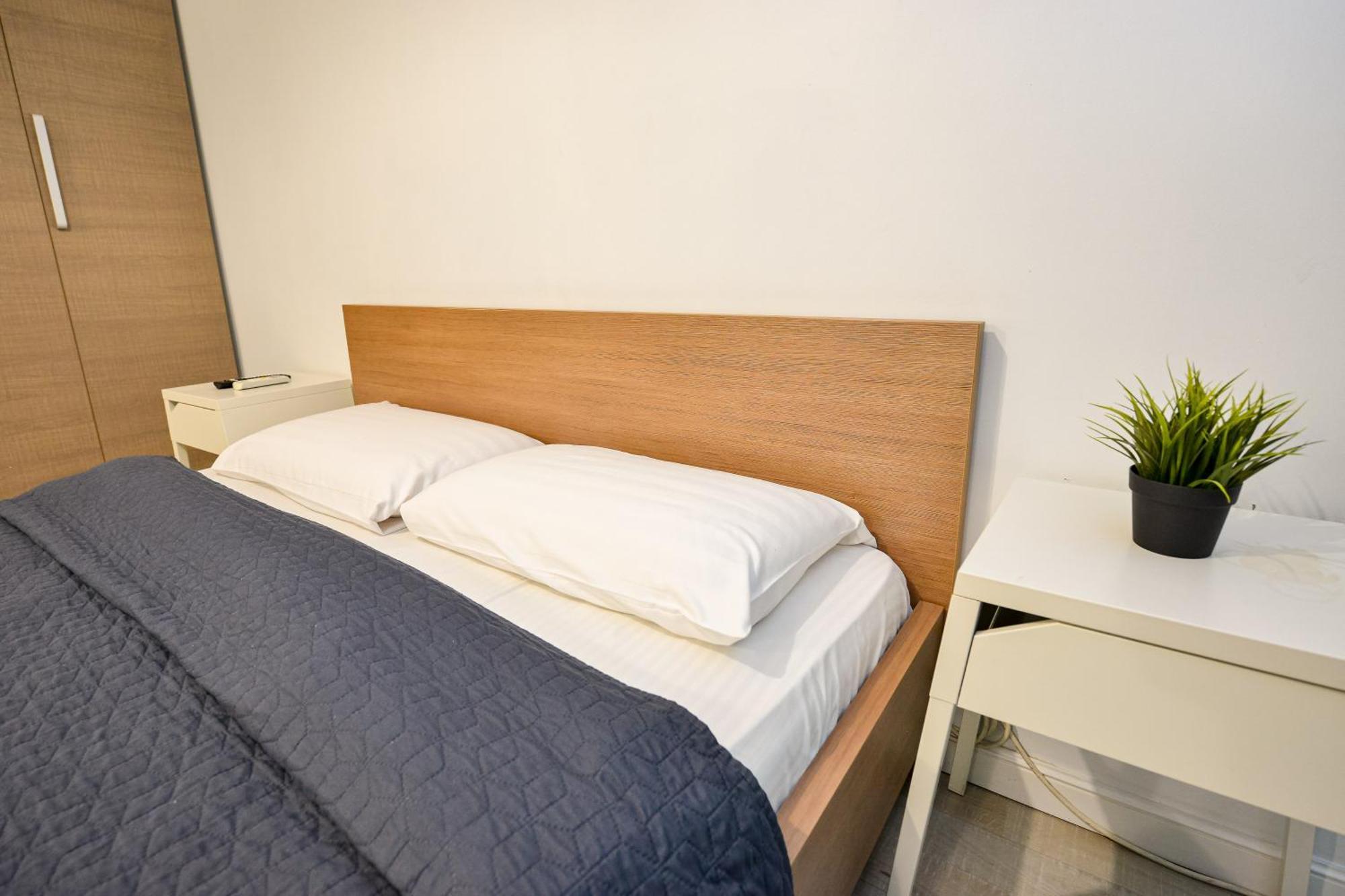 Dracula Adventure Tours Accommodation Bukares Bagian luar foto