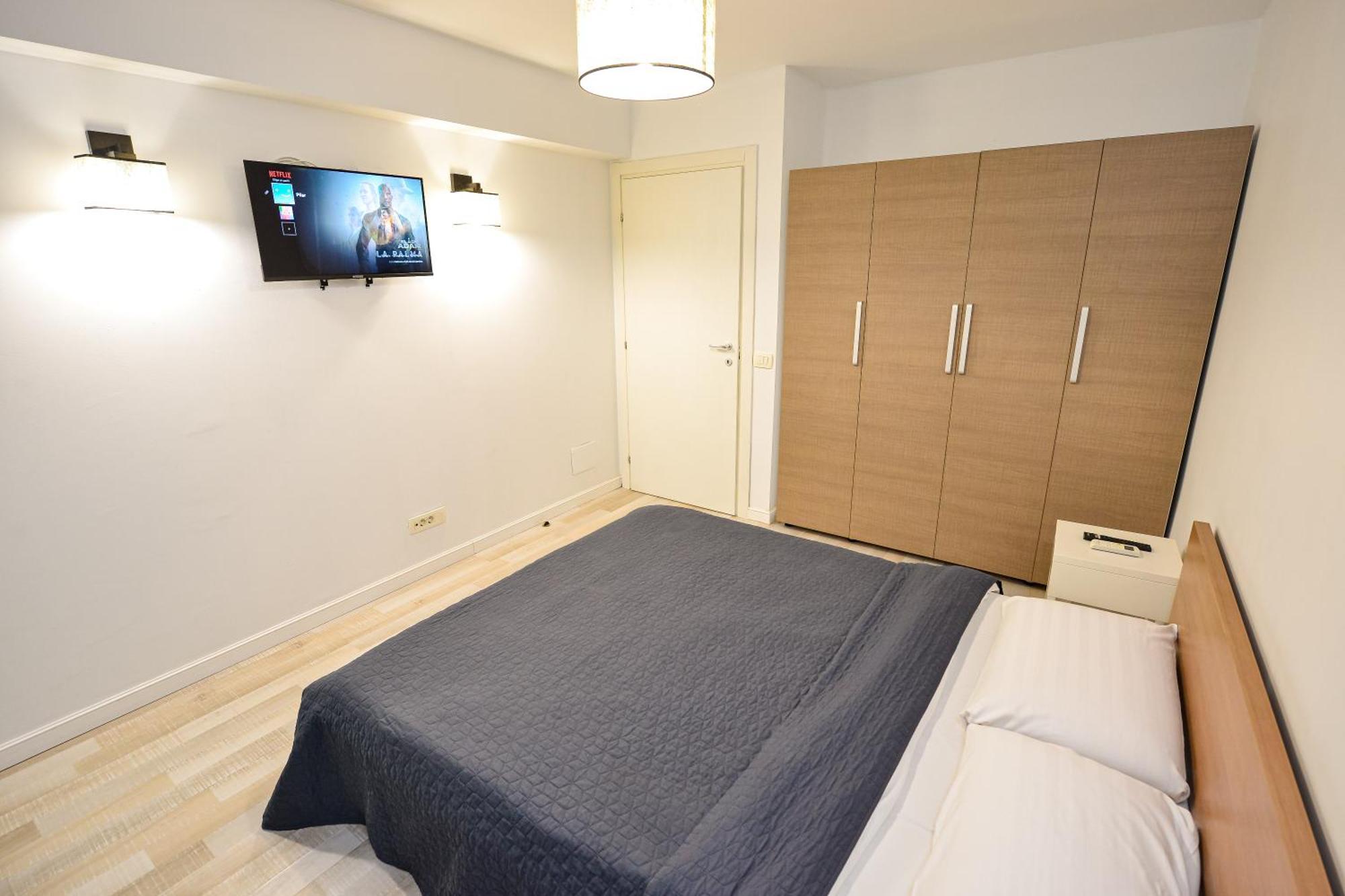 Dracula Adventure Tours Accommodation Bukares Bagian luar foto