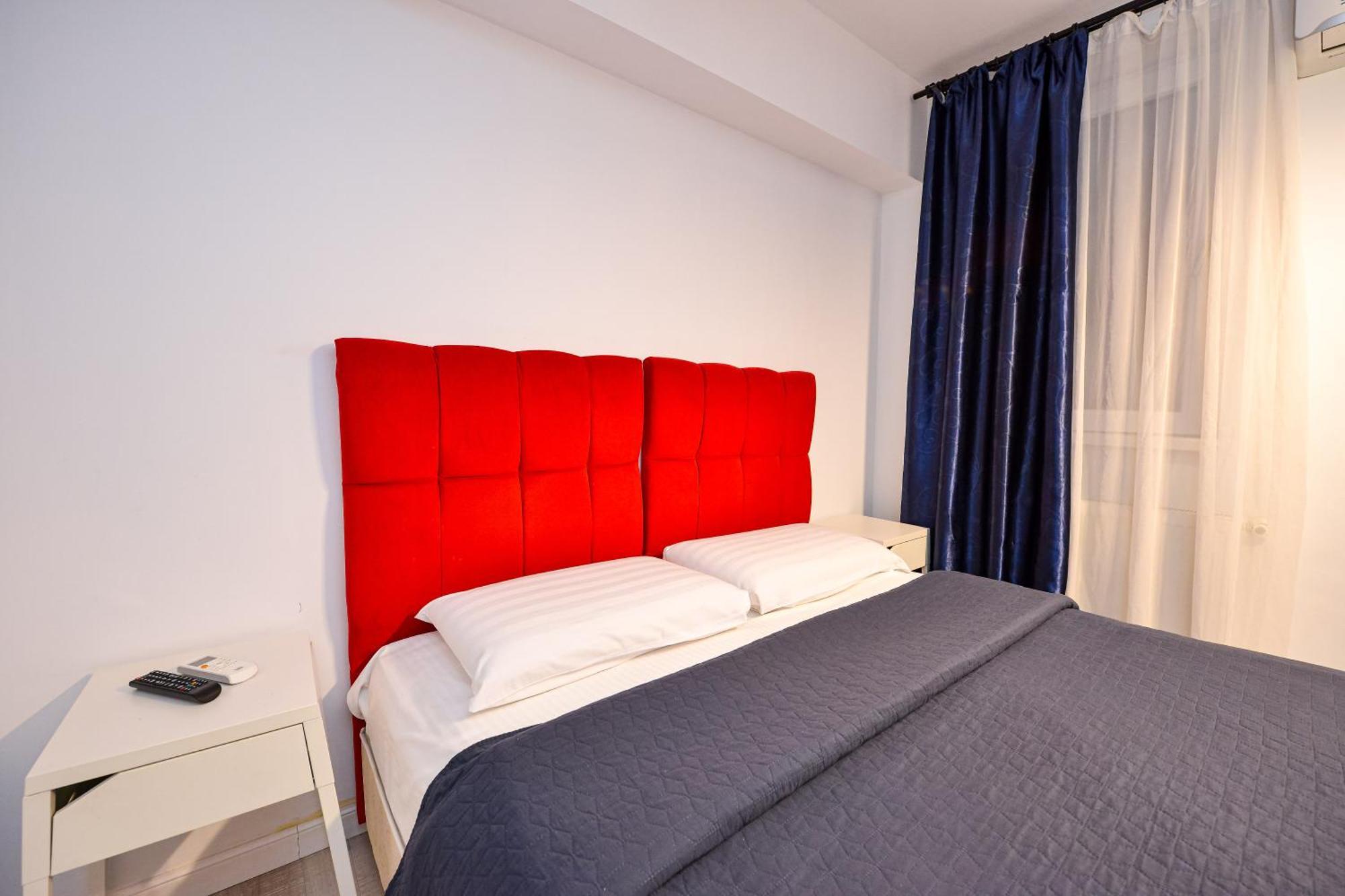 Dracula Adventure Tours Accommodation Bukares Bagian luar foto