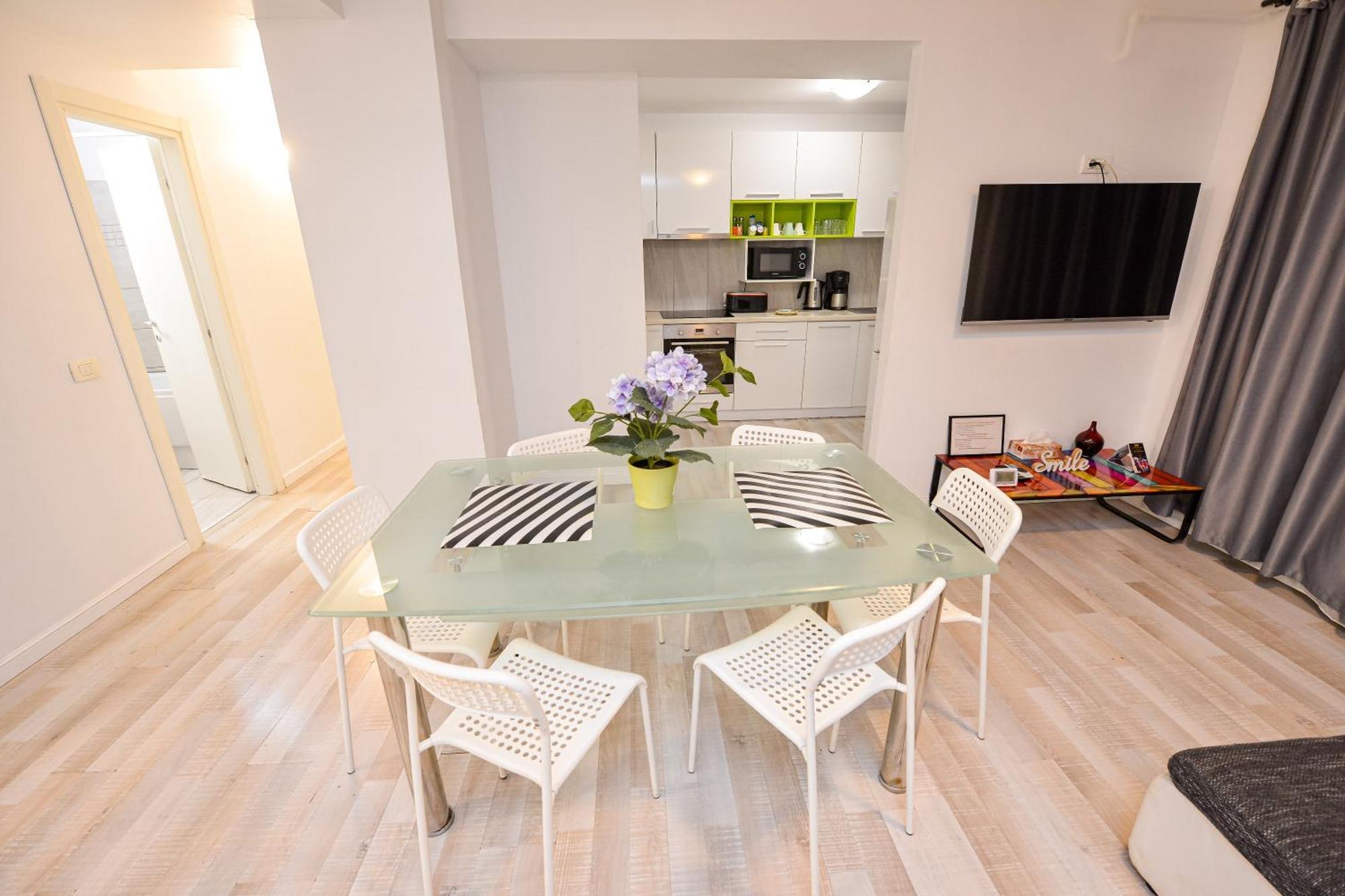 Dracula Adventure Tours Accommodation Bukares Bagian luar foto