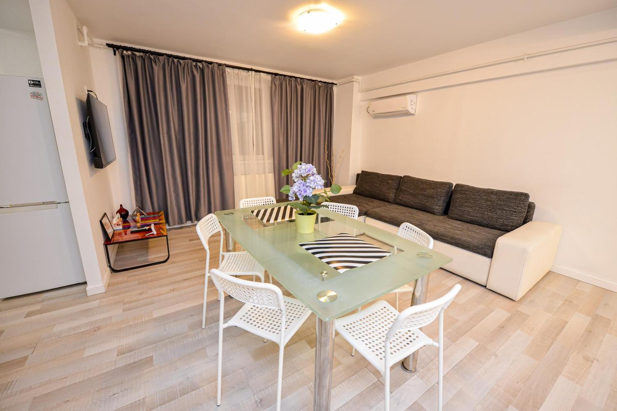 Dracula Adventure Tours Accommodation Bukares Bagian luar foto