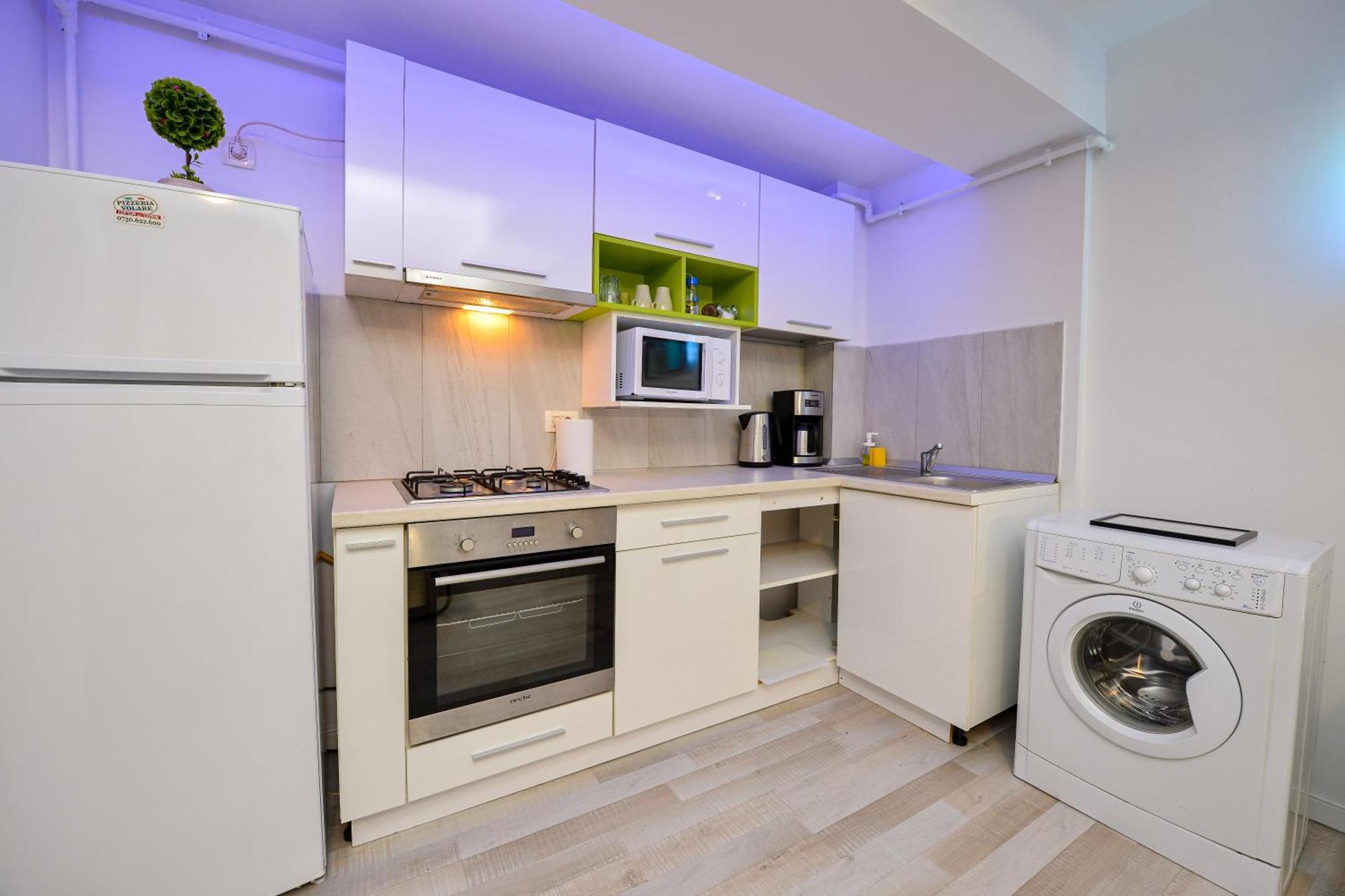 Dracula Adventure Tours Accommodation Bukares Bagian luar foto