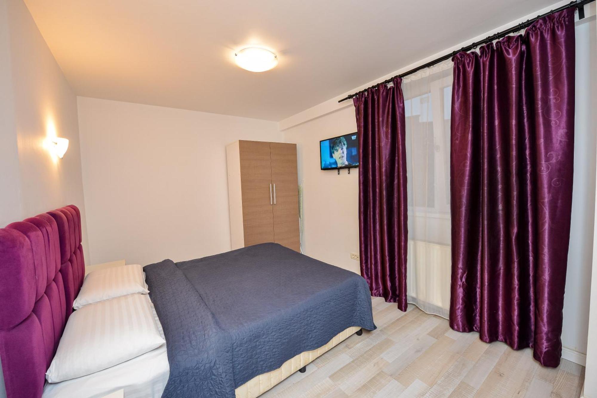 Dracula Adventure Tours Accommodation Bukares Bagian luar foto