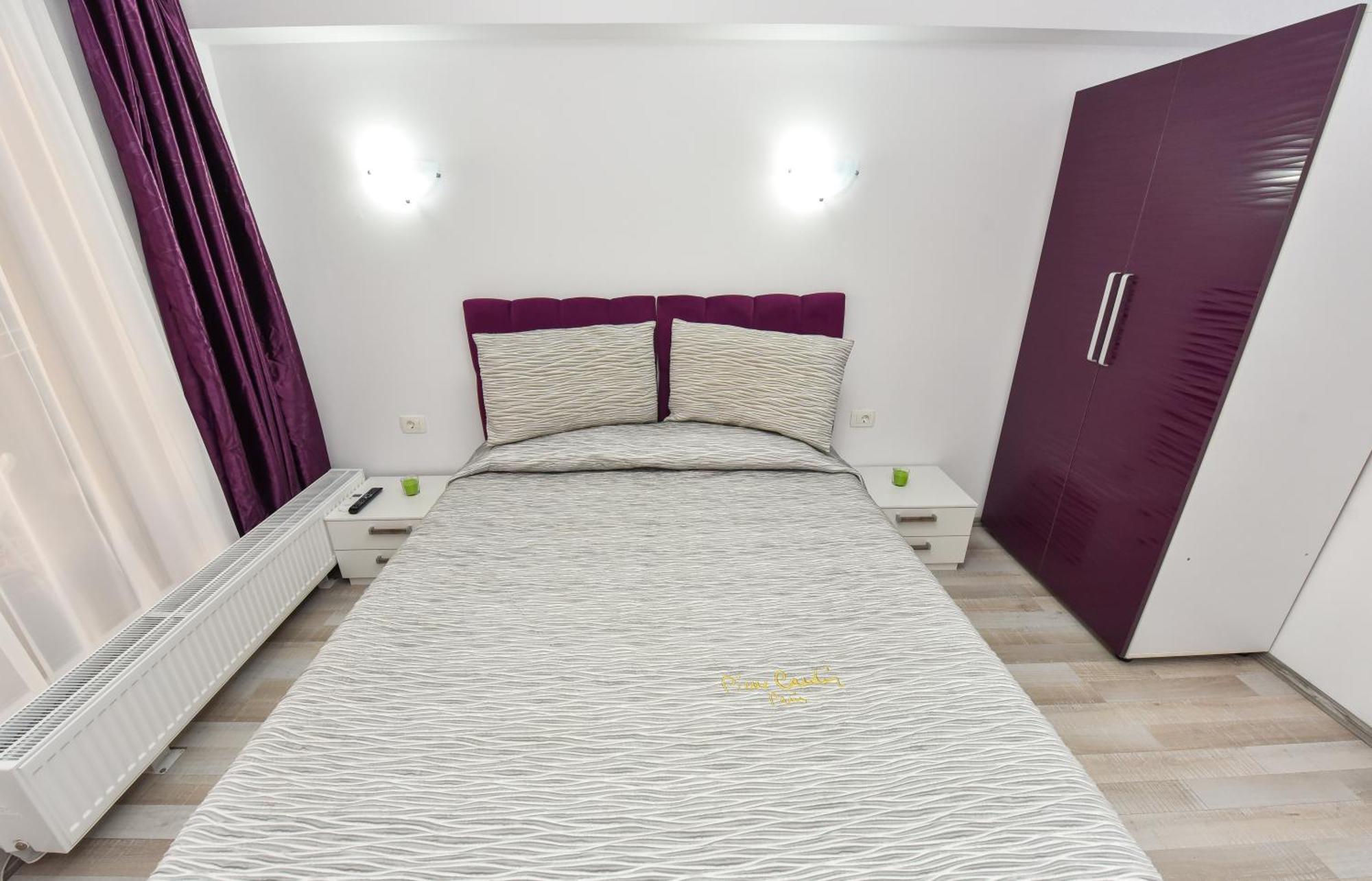 Dracula Adventure Tours Accommodation Bukares Bagian luar foto
