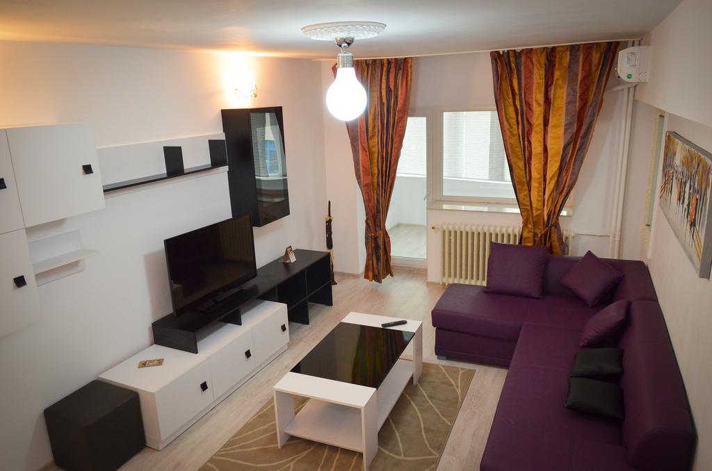 Dracula Adventure Tours Accommodation Bukares Bagian luar foto