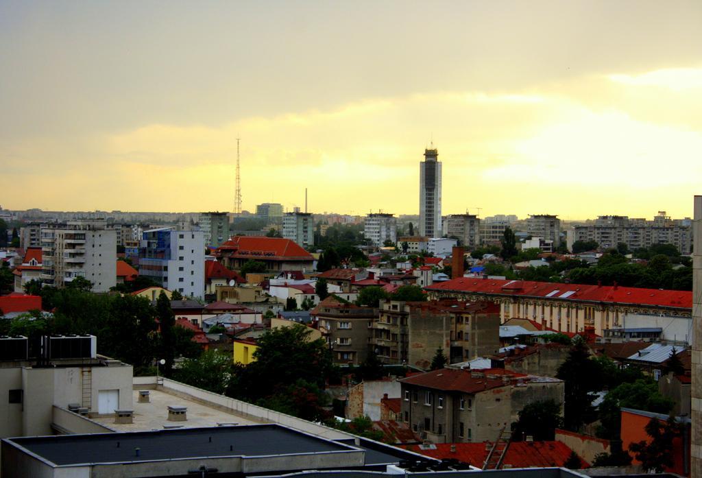 Dracula Adventure Tours Accommodation Bukares Bagian luar foto