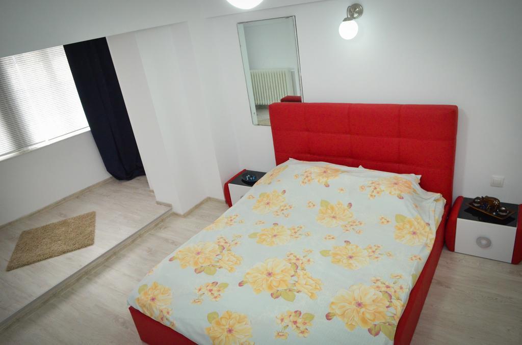 Dracula Adventure Tours Accommodation Bukares Bagian luar foto