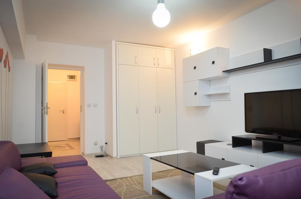 Dracula Adventure Tours Accommodation Bukares Bagian luar foto